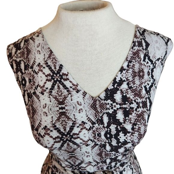 Nicole Miller Wide Leg Cropped Jumpsuit - Picture 2 of 6